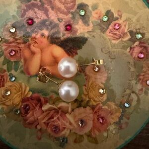 14kt solid gold 7mm pearl stud earrings